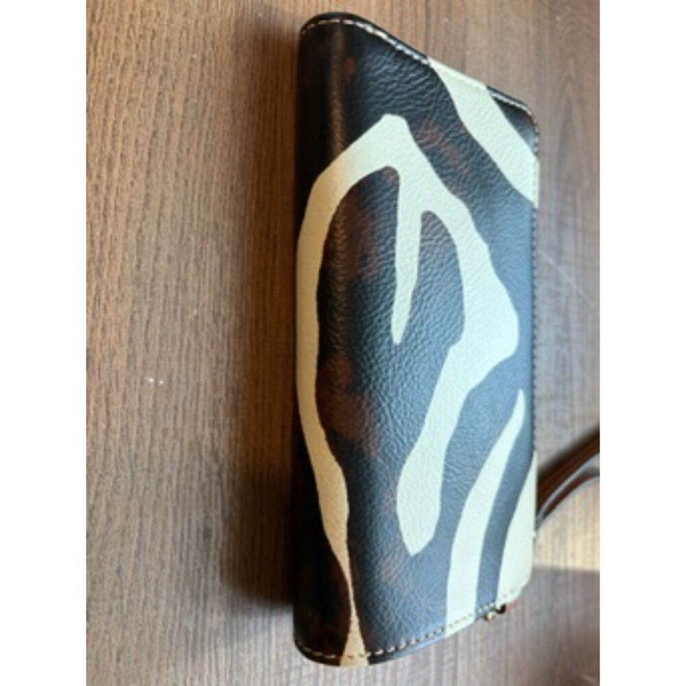 Dooney&Bourke Zebra Print Continental Zip Around Wallet Brown Cream Leather EUC - Picture 4 of 6